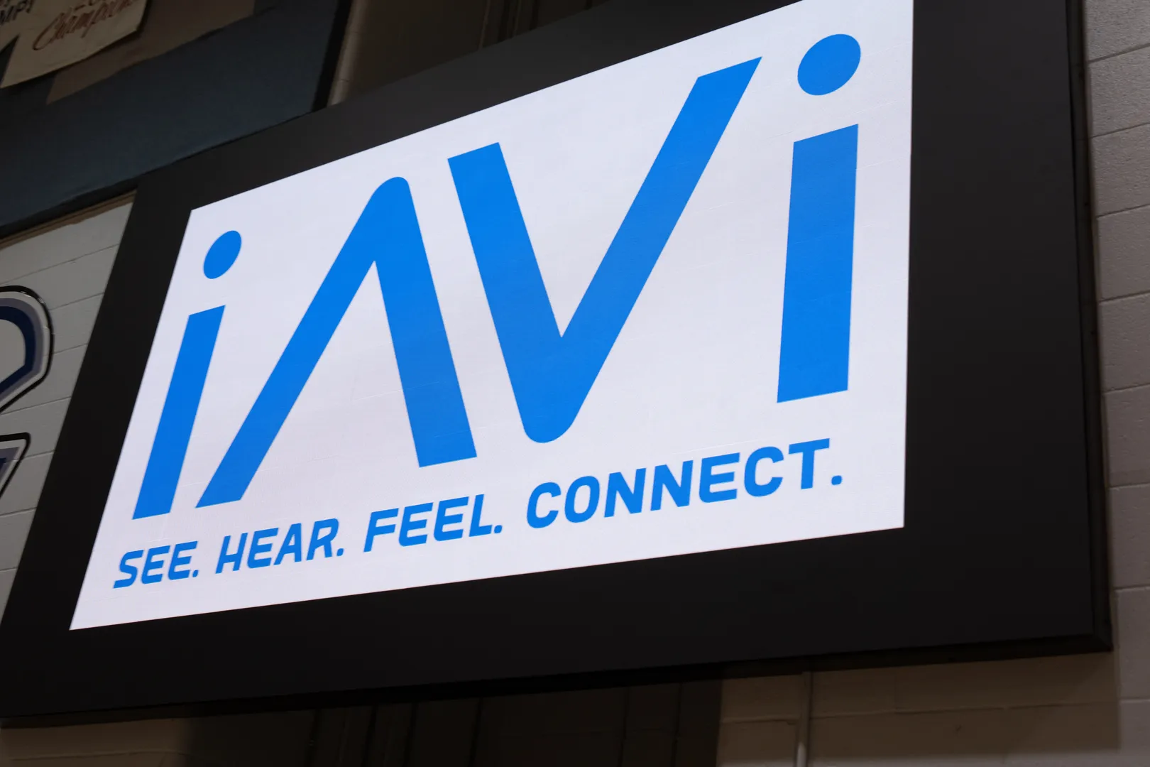 Outdoor daylight LED wall